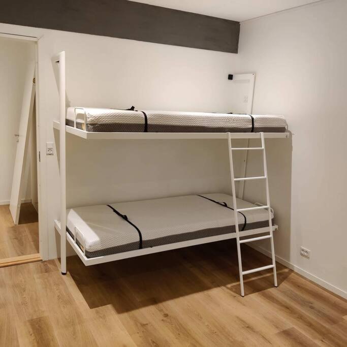 New Flat With Hot Tub - No3 Apartment Oyndarfjordur Exterior photo